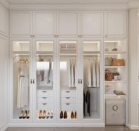 Tủ áo chất liệu gỗ MDF, cánh khoét kính màu trắng